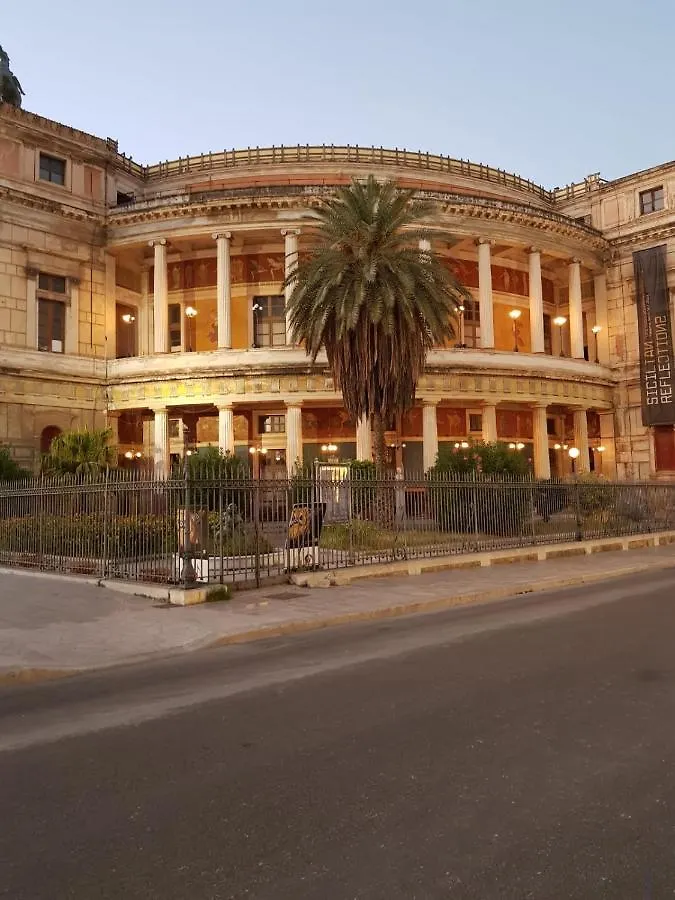 Casa Moneka Politeama Apartment Palermo Italy